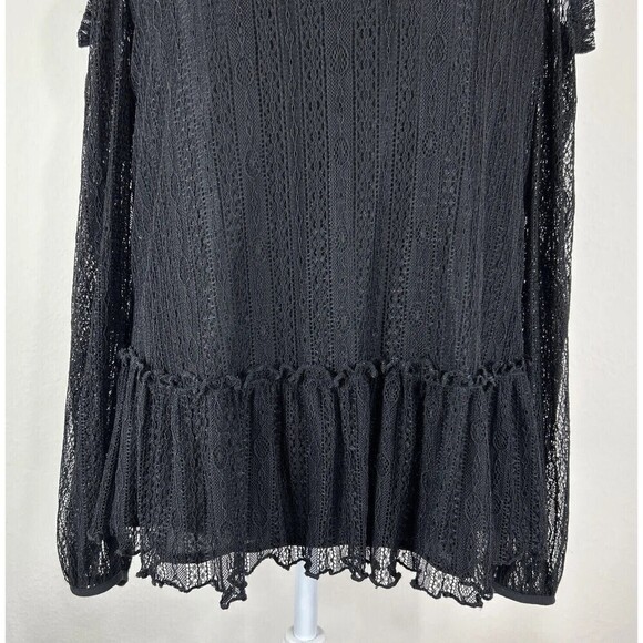 Ro & De Black Lace Cold Shoulder Blouse Size Medium - Picture 10 of 12